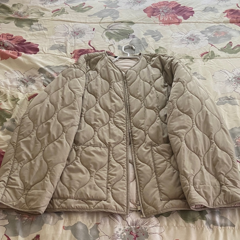 Zara Quilted Puffer Jacket in Light Beige